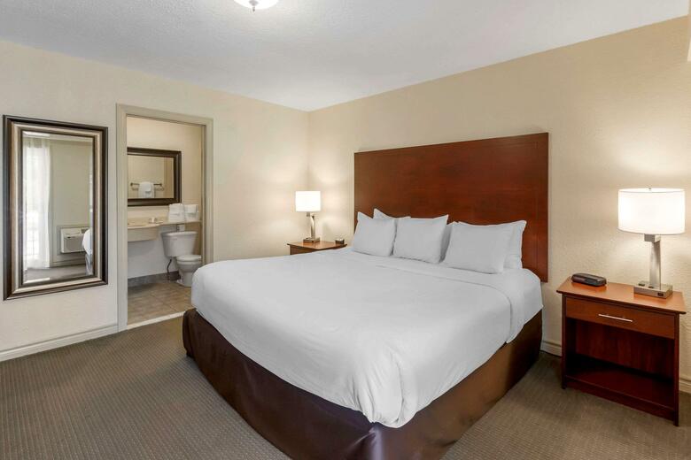 Hotel Comfort Inn & Suites Thousand Islands Harbour District