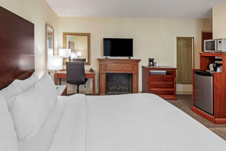 Hotel Comfort Inn & Suites Thousand Islands Harbour District