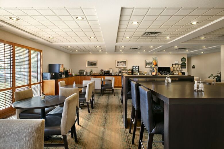 Hotel Wingate By Wyndham Calgary