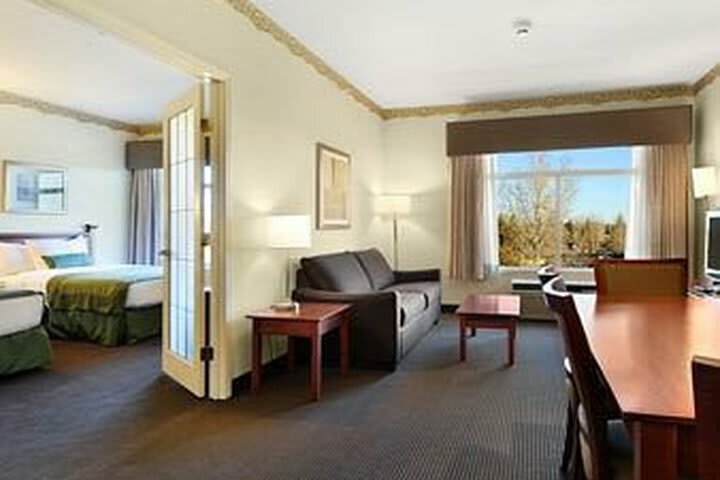 Hotel Wingate By Wyndham Calgary