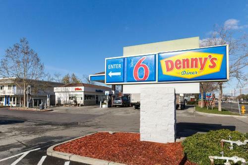 Motel 6 Hayward