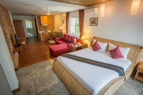Hotel Away Villa Salt Phnom Penh
