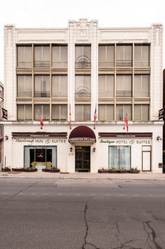 Peterborough Inn & Suites Hotel