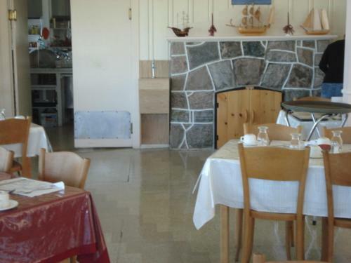 Hotel H�tel Motel Du Rocher