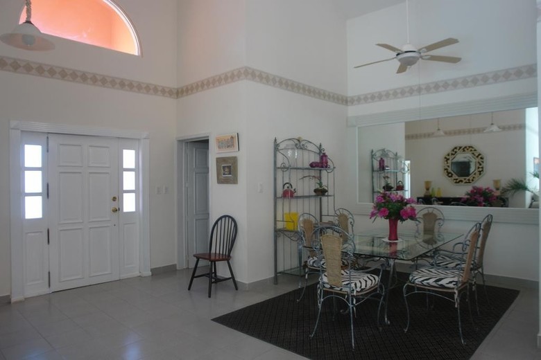 Hostal Residencia Los Encantos