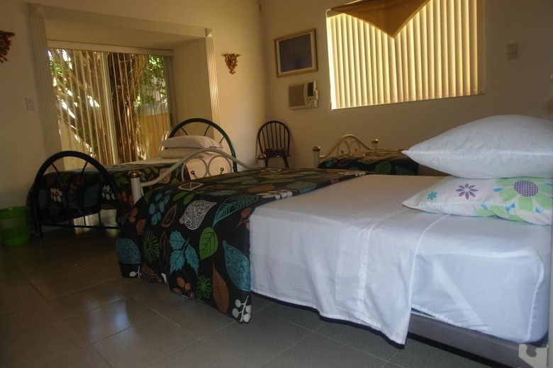 Hostal Residencia Los Encantos