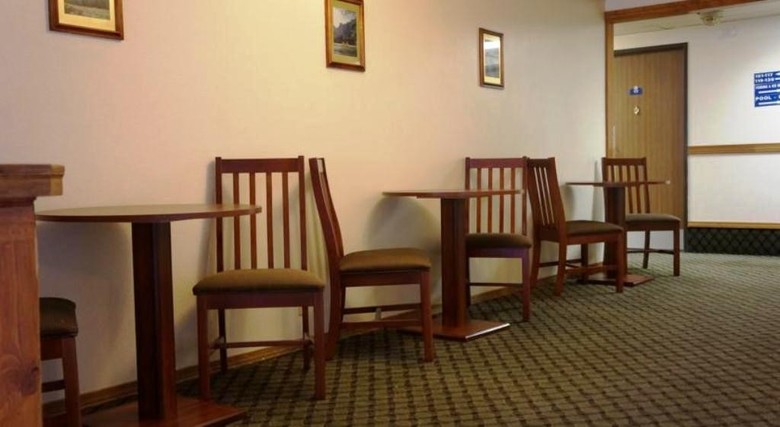 Hotel Luxury Inn & Suites