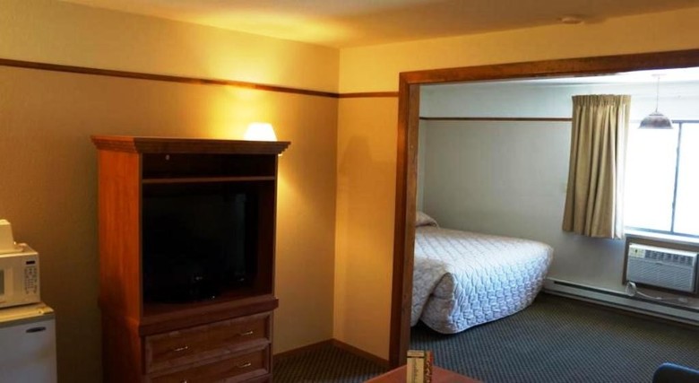 Hotel Luxury Inn & Suites