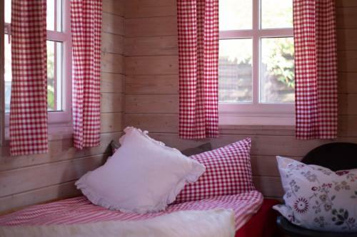 Blockh�tte Wohlf�hlwagen G�stezimmer Moerenhof