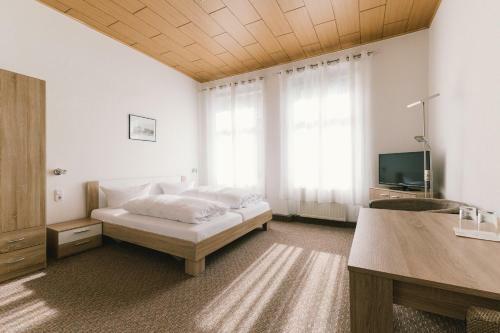 Hostal Menzels Gastst�tte & Pension Drehscheibe