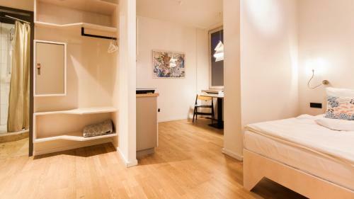 Aparthotel Room For Rent
