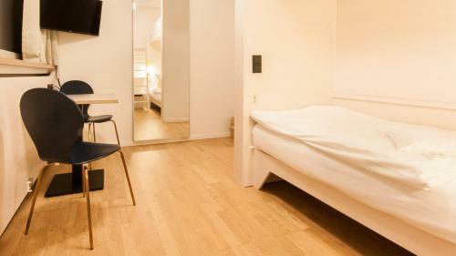 Aparthotel Room For Rent