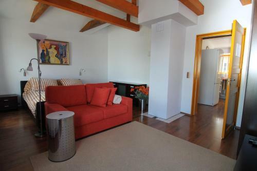 Sunnyhouse Apartments