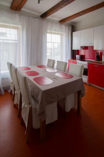 Sunnyhouse Apartments