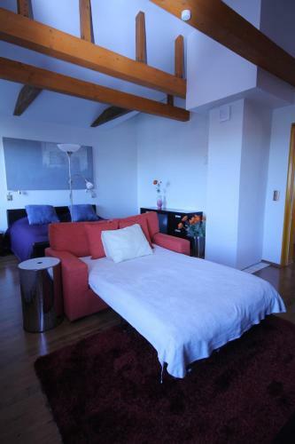 Sunnyhouse Apartments