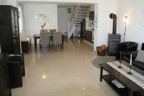 Apartamento Kr�hennest Am Strand Mit Terrasse & Parkplatz - Abc52