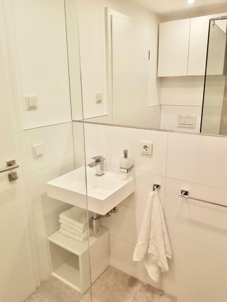 Apartments Near Playmobil 1