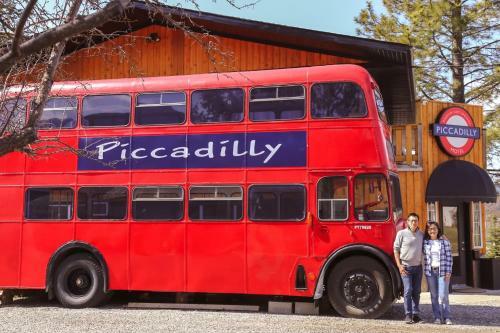 Piccadilly Motel