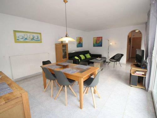 Holiday Home Pineda 6a