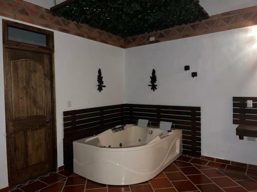 Hotel Glamping Hobbit Aventura Park Villa de Leyva