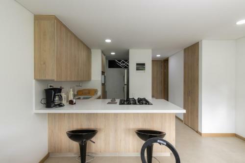 Apartamento Hermoso Apto En Poblado Con Vista Al Bosque