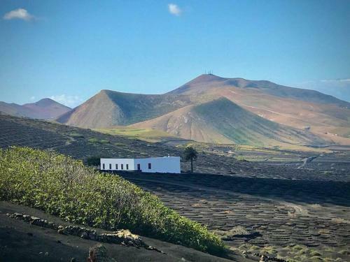Villa Papaz In Lanzarote Spacious Pool Sea View