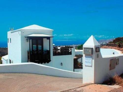 Villa Papaz In Lanzarote Spacious Pool Sea View