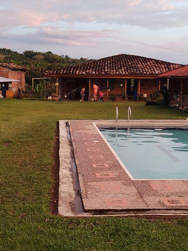 Alojamiento Completo, Zona Cafetera - Ulloa, Valle