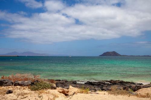 Holidayvilla Marina 2- Beachfront, Wifi , Sea View By Holidayshome
