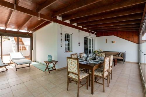 Holidayvilla Marina 2- Beachfront, Wifi , Sea View By Holidayshome