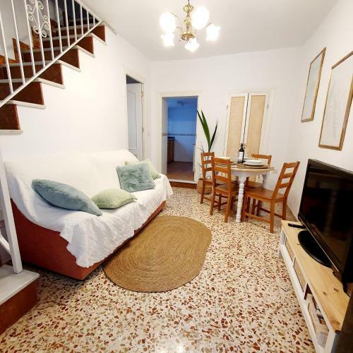 Las Pizarrillas: Tu Hogar En Este Blanco Pueblo