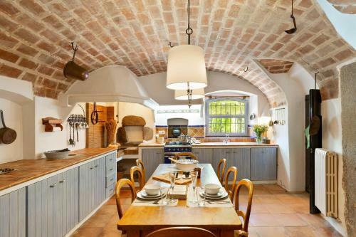 Casa Can Burjats Con Piscina Y Chimenea