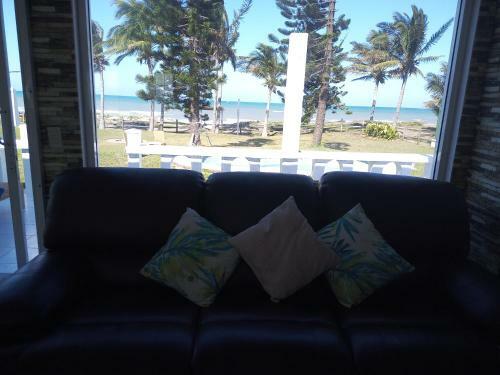 Hostal Villa Ricarda En Costa Esmeralda A Pie De Playa