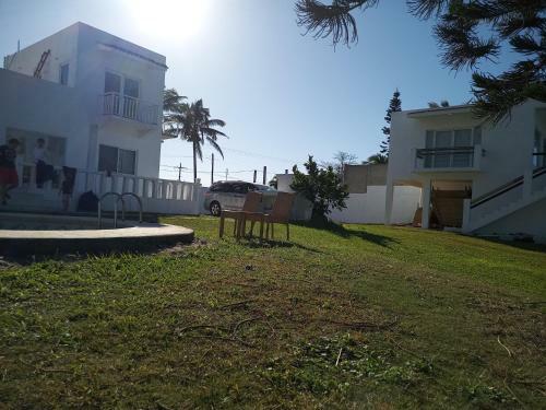 Hostal Villa Ricarda En Costa Esmeralda A Pie De Playa