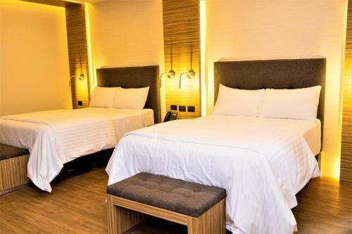 Hotel Plaza By Kavia