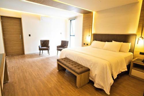 Hotel Plaza By Kavia