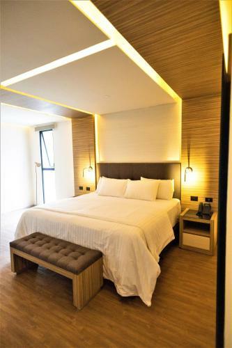 Hotel Plaza By Kavia