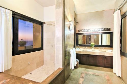 Villa New Luxury Getaway - Pool, Spa, Sunset, Views @ Casa Bella