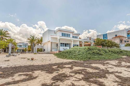 Casa La Roca A La Orilla Del Mar Yucatan