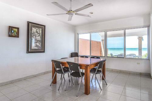 Casa La Roca A La Orilla Del Mar Yucatan