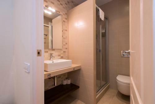 Hostal Blanc Guest House