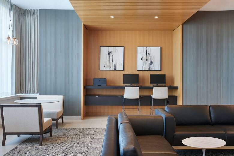 Hotel Residence Inn By Marriott Calgary Airport