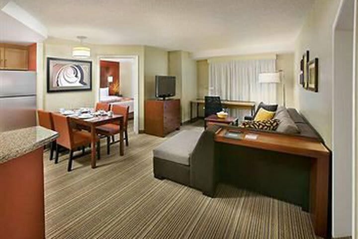 Hotel Residence Inn By Marriott Calgary Airport
