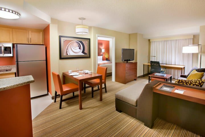 Hotel Residence Inn By Marriott Calgary Airport
