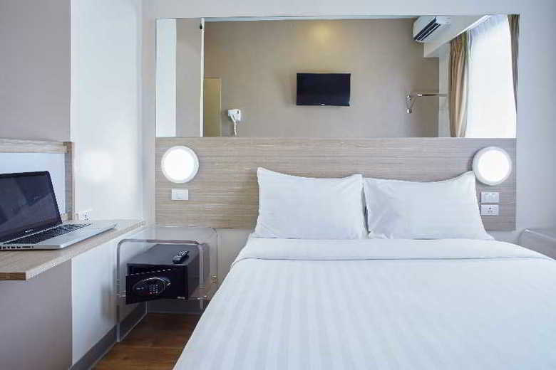 Tune Hotel Aseana City