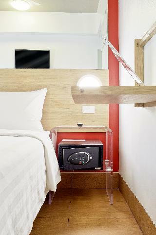 Tune Hotel Aseana City