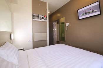 Tune Hotel Aseana City