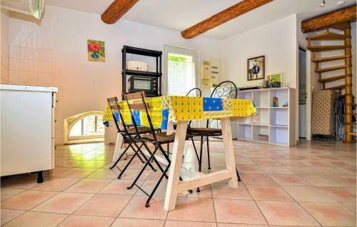 Beautiful Home In Aramon With Wifi And 3 Bedrooms