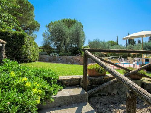 Rustic Apartment In Castelfiorentino With Swimming Pool