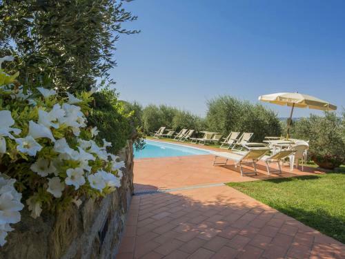 Splendid Farmhouse In Castelfiorentino With Garden